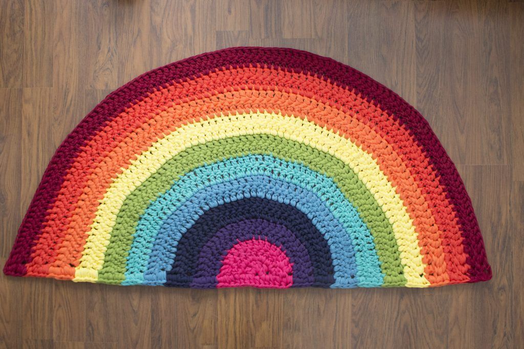 DIY alfombra de trapillo arco iris