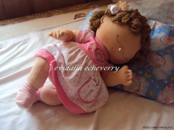 Muñeca bebé con patrones