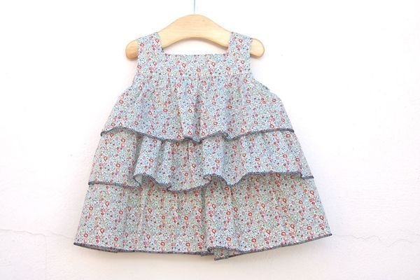 Vestido con volantes para niña de 1 a 7 años (patrones)