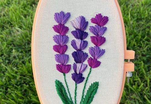 DIY + patrón para aprender a bordar flores lavanda