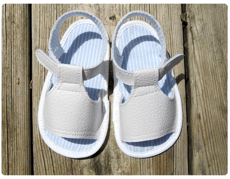 Patrón gratis Sandalias de polipiel para bebé